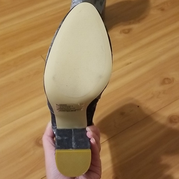 Velvet Booties - Picture 5 of 6